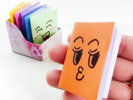 自制彩色的迷你小本子❤️能放手心的笔记本,一张纸能做好几本,简单有趣又可爱。