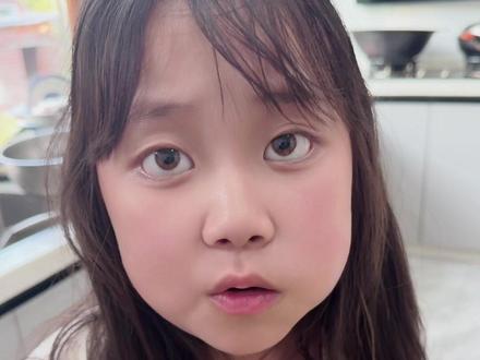 这面条是真香啊😅#金牌育言家#聪明小脑袋国宝也可AI#于兜兜