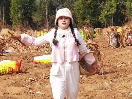 春天的大山遍地都是宝,今天挖到什么吃什么#我的乡村生活 #大山里的生活 #野菜 #农村美食