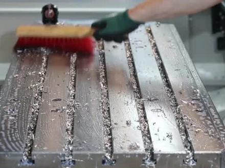 #油压虎钳 #虎钳使用 哈斯工程师教你正确安装虎钳。#加工中心