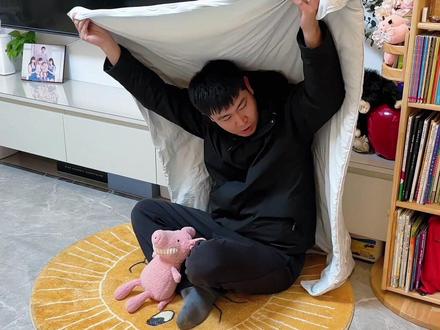 玩了一下午的闯关模式亲子感统训练小游戏!不仅锻练宝宝大运动发展,还能锻炼专注力,手眼协调!宝宝和爸爸都超级开心!快一起玩起来吧~
#镜头下的你正在悄悄长大 #在家早教 #感统训练 #亲子游戏 #亲子教育