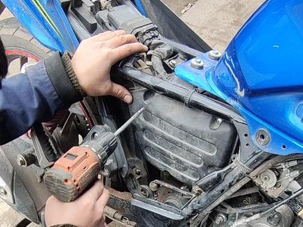 给豪爵150保养下滤芯