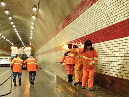现在清洗西华山 隧道,加油 姐妹们 ✊#城市美容师