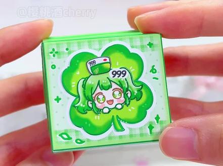 🍀一分钟搞定🍃春日氛围感迷你唱片机教程🎵 📏打印尺寸:我打印的是A4尺寸 大家可以按需求打印相应的尺寸
📄纸张选择:我用的是140g亚光彩喷纸 大家可以按自己喜好选择
🧵其他工具:剪刀 胶水 点点胶 旋转轴
🫧难易程度:⭐️⭐️
#手工 #DIY #春日手工 #教程 #可爱
