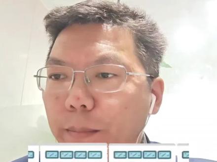 掌握策略有效谈判 掌握策略,有效谈判等工作组上门,沟通时记住这四个原则:原则一:守住“合理预期”,不卑不亢· 基于你的“价值底账”,确定一个合理的补偿预期范围。谈判时,既不要被对方的高压吓倒,也不要冲动争吵。记住,你是用事实和法律维护权益,不是吵架。原则二:守住“房子”这个最大筹· 在签订满意的补偿协议并拿到钱之前,绝对不能先交出房子和钥匙。房子在,你谈判的主动权就在。原则三:保持清醒,谨慎承诺· 对于谈判人员口头承诺的优惠条件,不要轻信。一切重要的约定,尤其是超出方案标准的特殊补偿,必须白纸黑字写在协议里再签字。原则四:了解“听证”这个合法权利· 根据法律,如果过半数村民认为补偿安置方案不合法,有权要求政府组织听证会。如果最终方案确实不合理,大家要团结,依法行使这项权利。最后记住一个总原则:先补偿,后搬迁。这是法律给你的底线保障。希望大家都能拿到公平合理的补偿,顺利开启新生活。如果觉得有用,点赞关注一下,后续有什么进展,我们再接着聊。你有什么想法或问题,也欢迎在评论区讨论。#焦洛平高铁 #沁阳 #房票 #拆迁 #补偿安置