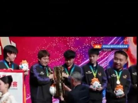 #躲奖杯🏆 躲奖杯🏆这块,头哥从莎莎那里毕业了!#孙颖莎王楚钦