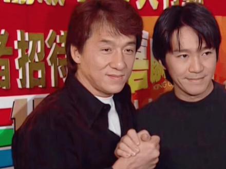 周星驰评价成龙:对我而言他是大师#成龙#周星驰#采访#英文#娱乐圈