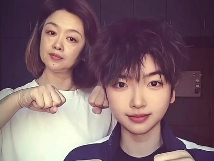 他说这个挺火,我不信!#手势舞#有种生物叫大叔