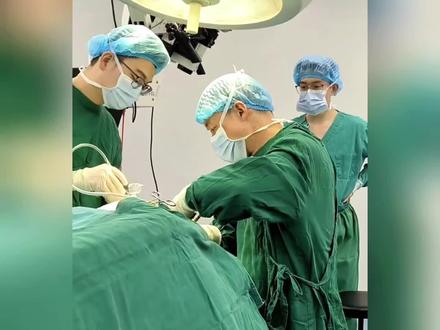 谁能想到,一场全网开放的手术直播,竟让麻醉中毫无知觉的患者隐私部位全程暴露#热点#新闻#医生#患者#直播