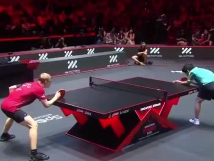 首个男单四强确定!国乒坏消息,林诗栋2-4被淘汰!法国新星怒吼庆祝!#林诗栋 #国乒 #新加坡大满贯