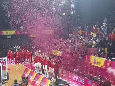 中国女篮牛逼!现场超长颁奖视频!
#2023女篮亚洲杯 #中国女篮姑娘太棒了 #女篮李梦 #亚洲杯女篮 #女篮亚洲杯