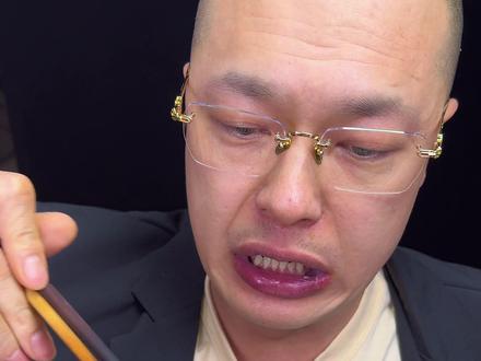 辣中带香、巨好吃的重庆大虎老火锅!#无辣不欢美食 #爆辣小吃谁懂这一口 #这一碗好过瘾