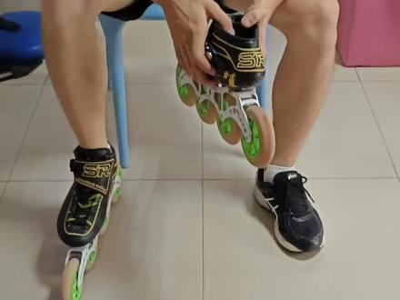 带来一穿速滑鞋的实用小技巧,减少脚麻,磨脚的小技巧,欢迎交流。#日常训练 #速度轮滑