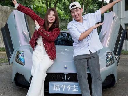 当你的#crush 开着300万的跑车来接你,你要如何优雅又熟练的上车?#玛莎拉蒂mc20 #蝴蝶门 #蝴蝶门怎么打开 #crush降临 @抖音汽车