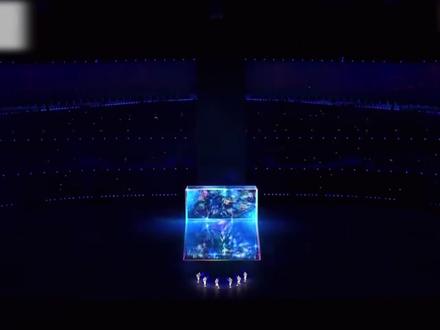 云顶之巅,蓄力米兰!本周末,冬奥冠军#苏翊鸣 将参加单板滑雪大跳台世界杯,全力冲刺米兰冬奥会。此前,在接受体坛周报采访时他表示:米兰冬奥的目标不仅是卫冕,更要冲击坡面障碍与大跳台项目的“双金”。#采访 #运动员 #冠军