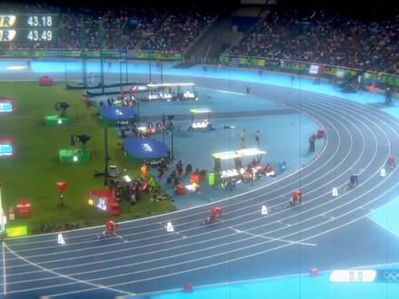 北京时间2023年,4月1日6:00,南非天王,400米世界纪录保持者:瓦伊德·范尼凯克,在社交媒体发表动态,表示今年我将打破自己的世界纪录43.03#范尼凯克 #世界纪录 @抖音热点