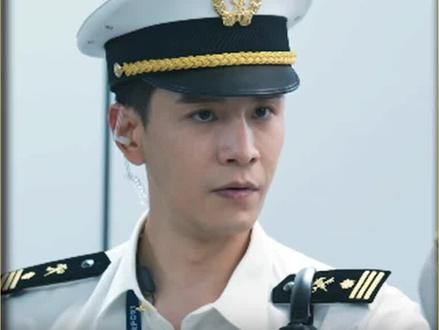 海关在检查时突然发现,大姐包里的钥匙有古怪! 海关在检查时突然发现,大姐包里的钥匙有古怪!#好剧不私藏 #金关 #创作者扶持计划