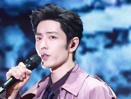 肖战演唱《得闲谨制》 喜欢的请点推荐哦!带你两米内欣赏一下东方卫视跨年肖战演唱《得闲谨制》这次拍用的8K所以发出来压缩的有点厉害哈!希望下次可以开放超超超高清权限哈!#肖战 #东方卫视跨年晚会