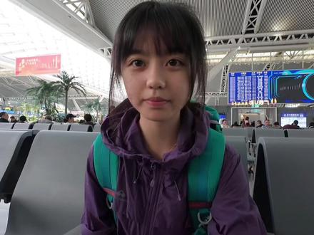 (他家👟很靠谱)@潮鞋地标(档口版) 想学一下网络上请假方式 结果发现这个请假方式真的对我无缘了。今天一大早真是为难我导员了 😇心脏喷血😇😇😇