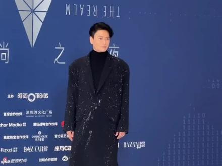 黄宗泽时尚之夜造型翻车!180变成了158,网友调侃快让他站起来#时尚之夜 #黄宗泽 #黄宗泽造型