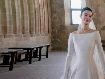 奚梦瑶何猷君婚礼现场太浪漫,伴娘审美惹争议,王嘉尔不是伴郎 #奚梦瑶 #何猷君 #王嘉尔 #婚礼 #浪漫