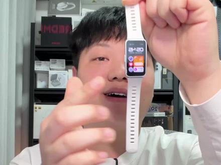 华为手环11和11Pro来啦!有哪些升级? 过两天华为手环11系列就在海外发布了,国内应该要到3月底左右,这次边框终于变窄了,而且手环11Pro也来了,搭载独立的定位,大家可以期待一下#数码科技 #科技启示录 #华为手环 #华为手环11 #华为手环11Pro