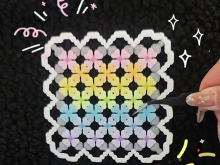 拼豆|春日小花杯垫~#春天我和你拼了 #我在抖音玩拼豆 #拼豆图纸 #造·作手作馆 #拼豆豆教程