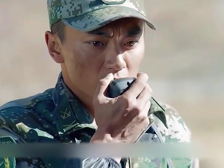 新兵报告敌情,不料指挥中心却认为是恶作剧#突击再突击