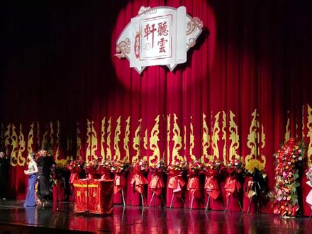 #曹云金 #相声 #石家庄
1、200元,三个半小时,超值
2、座无虚席,互动很好,笑的嘴疼
3、没收到鸡蛋,怎么回事?
4、这么近,那么美,周末到河北,常来石家庄演出。
是金子,没错,是金子总会发光@曹云金