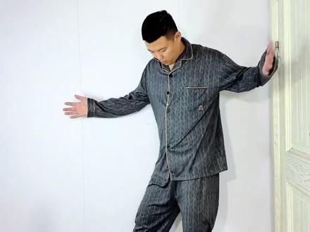 骑山地车该怎么穿
#女骑 #山地车 #穿搭