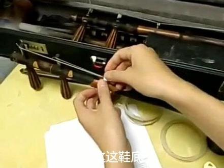 这是前年在家录的视频,仅供参考,希望大家能用着。#京胡丝弦 #京胡制作 #京胡制作维修 #京胡教学
