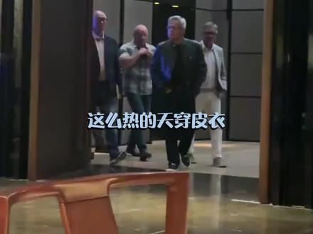 北京最近打卡点出现了,闺蜜们有一起去北京的吗 #黄仁勋 #黄仁勋北京最新打卡点 #英伟达 #北京 #跟黄仁勋打卡老北京炸酱面