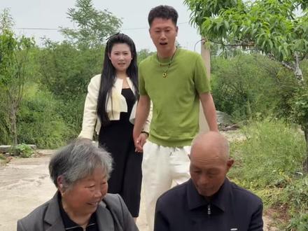 夏季必备四合一防晒霜,大容量价格实惠,需要的放心拍