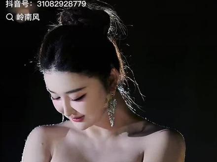 陈蕾娜(国际世界小姐中国总冠军)。2002年6月8日出生于山东青岛。精致的五官,白皙细腻的肌肤,美出高级感,盛世美颜,人长的真美!#东方美 #气质女人 #超模 。屯昌县屯城镇。屯昌县文化公园。