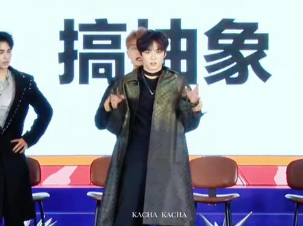 刘耀文:脑洞在前面跑,脑子在后面追,输了全赖黄子韬不会指挥👿 #宇宙闪烁请注意 #刘耀文 #黄子韬