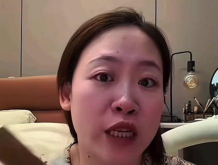 “我家境也殷实啊 你爱她还是爱我”
“不方便 我的爱人生理期我要照顾她”#杨怼怼 #粉丝投稿 #跨国恋