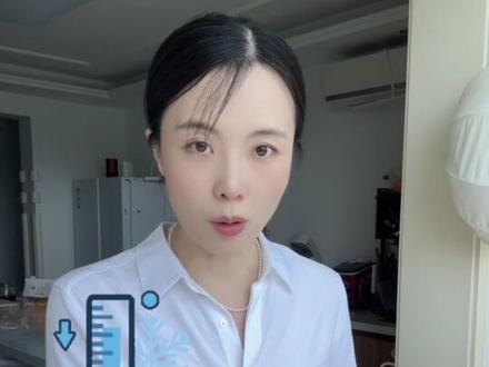 100%含水量打面技巧,我正在学习提升中❗️ 说真的啊,我很认真的看了大家的笔记,也总结了所有的细节,但是前两天一顿操作猛如虎,最后面团像滩泥,我都无语了哈哈哈,主要问题就是集中的后面面团的温度,没有做好我觉得还是细节整理的不到位,比如打面前,面的温度,水的温度,搅拌的状态,还有不同阶段的不同温度,这些细节都非常重要,所以我准备明天再尝试❗️
大家别着急啊,没有更新教程的日子里我都在深耕打面哈哈哈,相信我一定能出一个保姆级教程给你们的,定不负众望#做面包 #恰巴塔 #自制面包 #面包制作 #打面