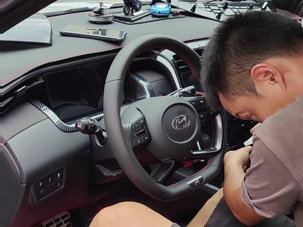 #360全景行车记录仪 现代途胜 360全景记录仪安装中。