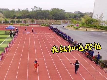 嗯…如图所示…就是这样…#崇左消防抓蛇 #广西崇左消防回应怕蛇 #热门 @小芒果Daddy