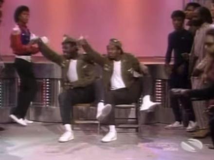 一起来看灵魂火车
都认识他们是谁嘛?
#popping
#街舞
#soultrain