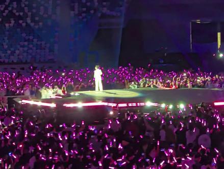 凤凰传奇厦门首场《奢香夫人》 #演唱会是一个巨大的乌托邦 #万人合唱 #凤凰传奇 #凤凰传奇演唱会 #凤凰传奇厦门演唱会