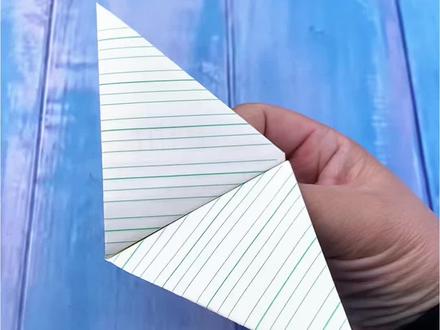 飞得最远的纸飞机——三角翼冠军纸飞机! #创作新灵感 #手工 #折纸 #纸飞机