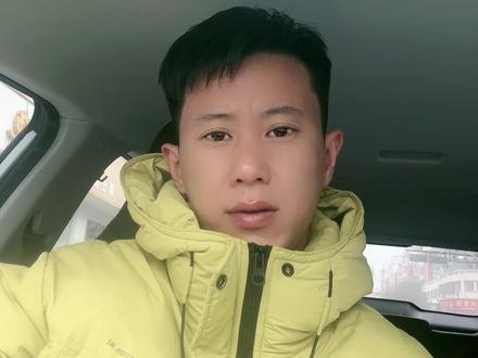 车窗结冰别用热水烫,一浇就裂,后悔都来不及!#新手司机#每天一个用车小知识