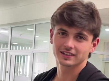 这是查尔斯·维斯塔潘吗🤯🤔
#维斯塔潘#勒克莱尔#F1#热门