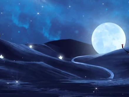 《声鸣远扬》真把华晨宇请去了,在我看来,有两层意思:
1、来到这个被一再模仿却始终无法被超越的舞台,揭示声名远扬绝非一味模仿能够达成。起因,某选手因发型与华晨宇某时期造型略有几分相似博眼球蹭流量妄图通过走捷径"声名远扬"引发热议,尚雯婕在节目中点评时回忆起华晨宇2013年参赛时的场景:"他甚至没开口,第一个和弦就打动了我",这种"未声先夺人"的特质,恰是原创艺术最具感染力的瞬间。而此时华晨宇的加盟让这种讨论升维,华晨宇作为原创标杆的存在,与在这个舞台之上的模仿者形成鲜明对比,通过模仿者的争议揭示原创的不可替代性,作为导师,他的声乐技巧与舞台表现力始终有其浓厚的个人色彩,其作品《癌》《七重人格》等实验性创作更成为"不可模仿"的标杆。这种"被模仿却无法超越"的现象,恰好印证了真正的声名远扬源于独特的艺术基因。正如华晨宇在《Why Nobody Fights》中所表达的,艺术需要打破常规的勇气,而模仿者或许能复刻形式,却永远无法复制创作者与世界对话的独特频率。
2、本次加盟《声鸣远扬》,时间也恰逢华晨宇火星演唱会文昌站探索未来,开启征程,再创奇迹,"声名远扬"之前夕,火星演唱会文昌站选址火箭产业园,以航天城为舞台,将音乐现场与航天地标结合,将商业演出升华为公共文化事件,完成了从娱乐消费到价值输出的蜕变,华晨宇的创作理念也与航天精神形成微妙呼应,这种音乐与科技的跨界尝试,音乐情绪与航天场景的深度绑定,创造了"艺术即探索"的沉浸式体验。正如火箭突破地球引力需要燃料,艺术突破边界同样需要创新的动能。华晨宇在采访中提到:"音乐不需要过多歌词,每段旋律都有其独特的灵魂",这种对艺术本质的追求,与航天探索中对未知真理的追寻异曲同工。
从模仿者的争议到航天城的狂欢,华晨宇的双重身份也许成为解读"声名远扬"的密钥:真正的声名,既不在模仿者的复刻中,也不在流量数据的狂欢里,而在每一个敢于突破常规、探索未知的灵魂深处。#2025华晨宇火星演唱会
#华晨宇声鸣远扬首席评审