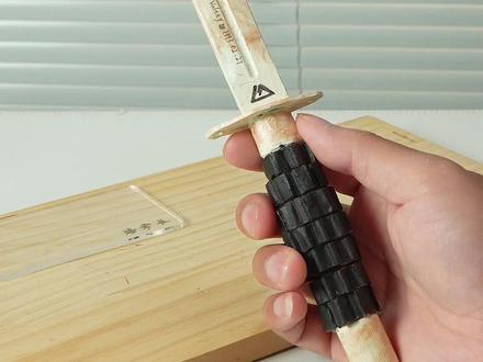 教你用纸做三角洲黑鹰匕首~ #手工DIY#手工制作 #创意折纸