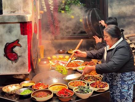 我好幸福啊!吃到了奶奶做的柴火饭……