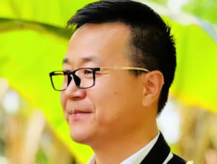 萨克斯街头卖艺,一起来玩吧 #萨克斯路演#街头萨克斯手 #萨克斯卖艺 #张磊萨克斯 #厚脸皮