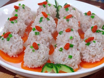 这是湖北特色美食,珍珠藕圆子,年夜饭一定要安排给家人尝尝,软糯鲜香,老人孩子都爱吃#珍珠藕丸子#年夜饭#妈呀太香了