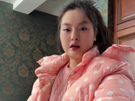 这儿媳妇你们有吗…😂出去吃饭给我揣回来个螃蟹🤣#看一遍笑一遍 #婆媳 #婆媳关系